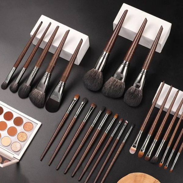 Set de 24 pensule profesionale de make-up din par natural